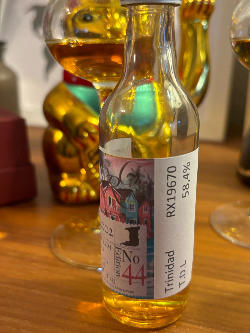 Photo of the rum Rumclub Private Selection Ed. 44 taken from user Tschusikowsky