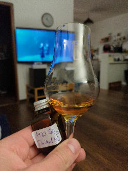 Photo of the rum S.B.S Thailand 2016 taken from user crazyforgoodbooze