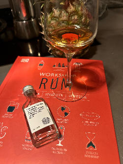 Photo of the rum  taken from user Chrischi78