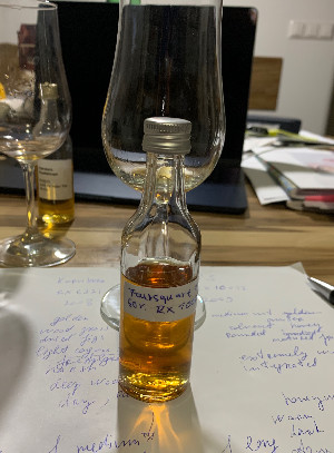 Photo of the rum Single Cask Single Blended Rum taken from user StrongChoice
