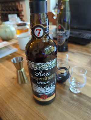 Photo of the rum Legendario Añejo Trópico taken from user Fleg Mon