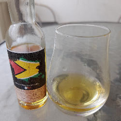 Photo of the rum  taken from user Timo Groeger
