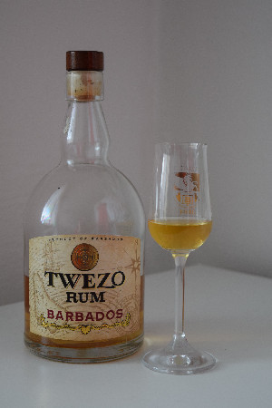 Photo of the rum Twezo Rum Barbados taken from user Blaidor