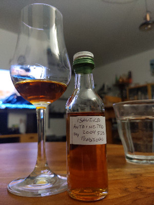 Photo of the rum Antoinette - Rhum Vieux 14 Ans D‘Age taken from user crazyforgoodbooze