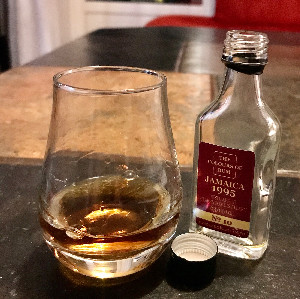 Photo of the rum Jamaica No. 10 taken from user Stefan Persson
