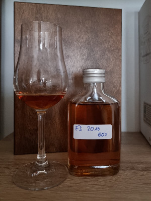 Photo of the rum Exceptional Cask Selection XXI 2010 taken from user SaibotZtar 