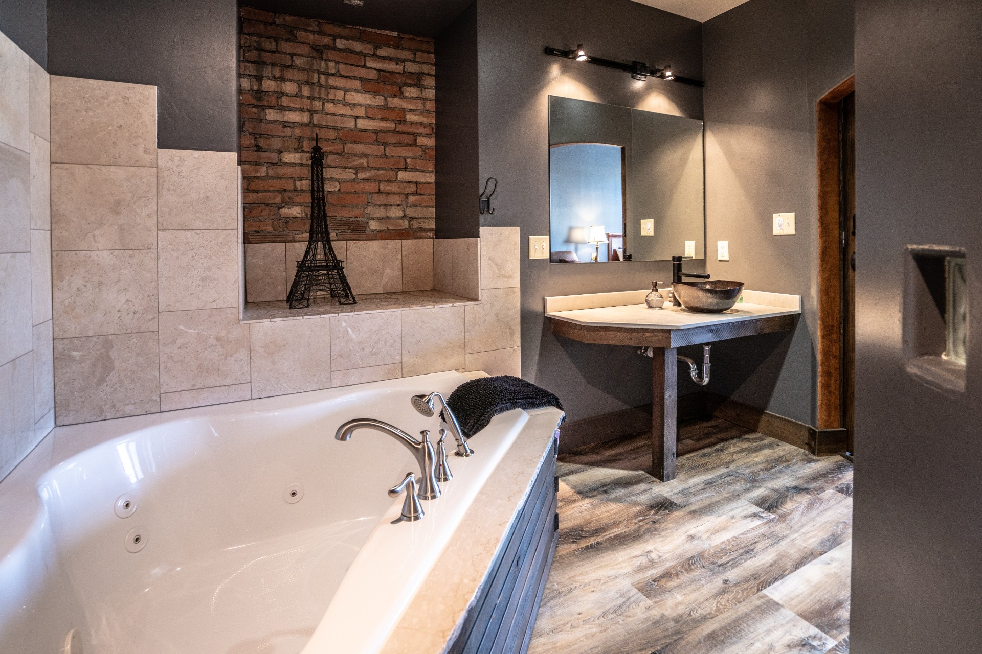 Copper Suite - Image 4