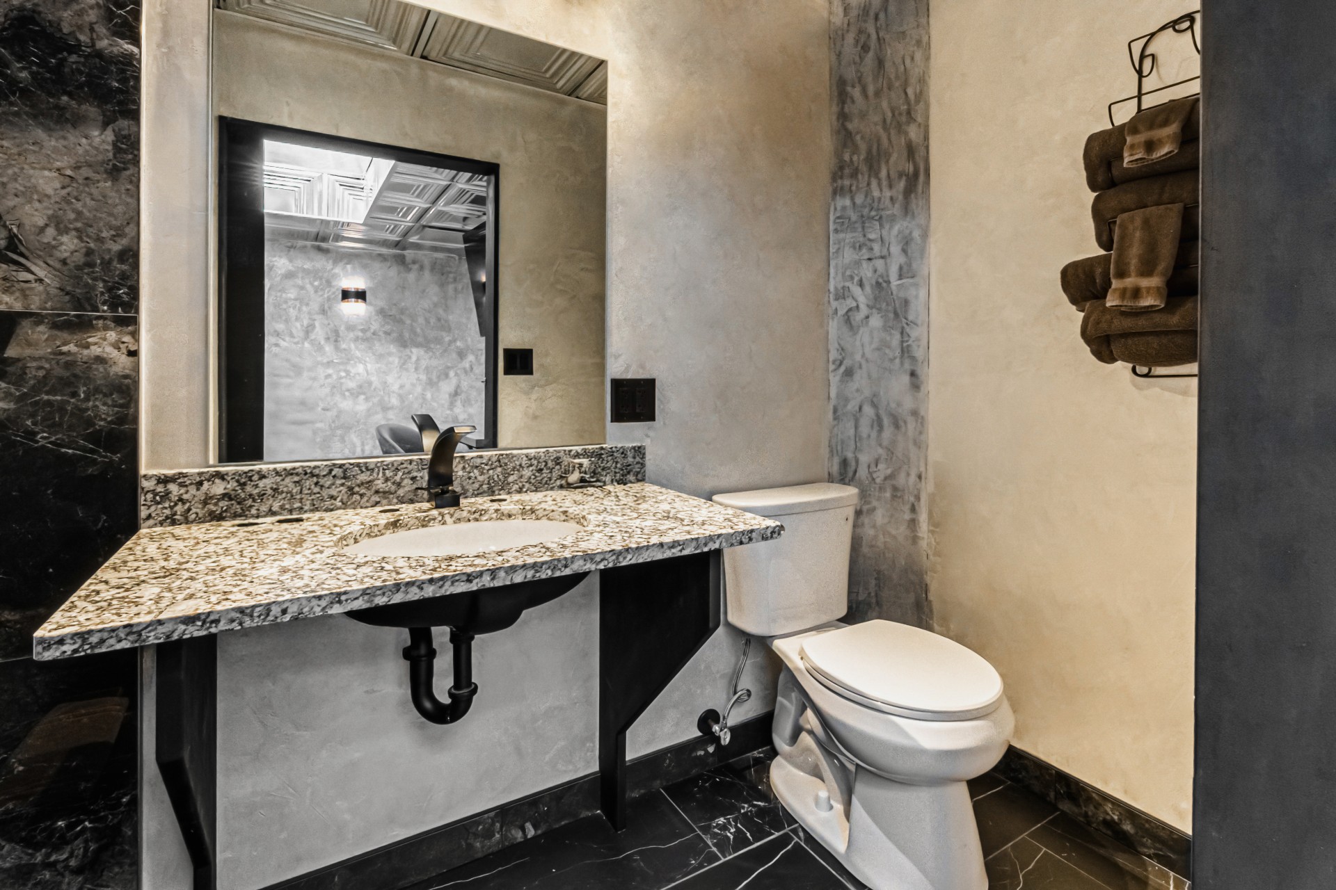 Silver Suite - Image 6
