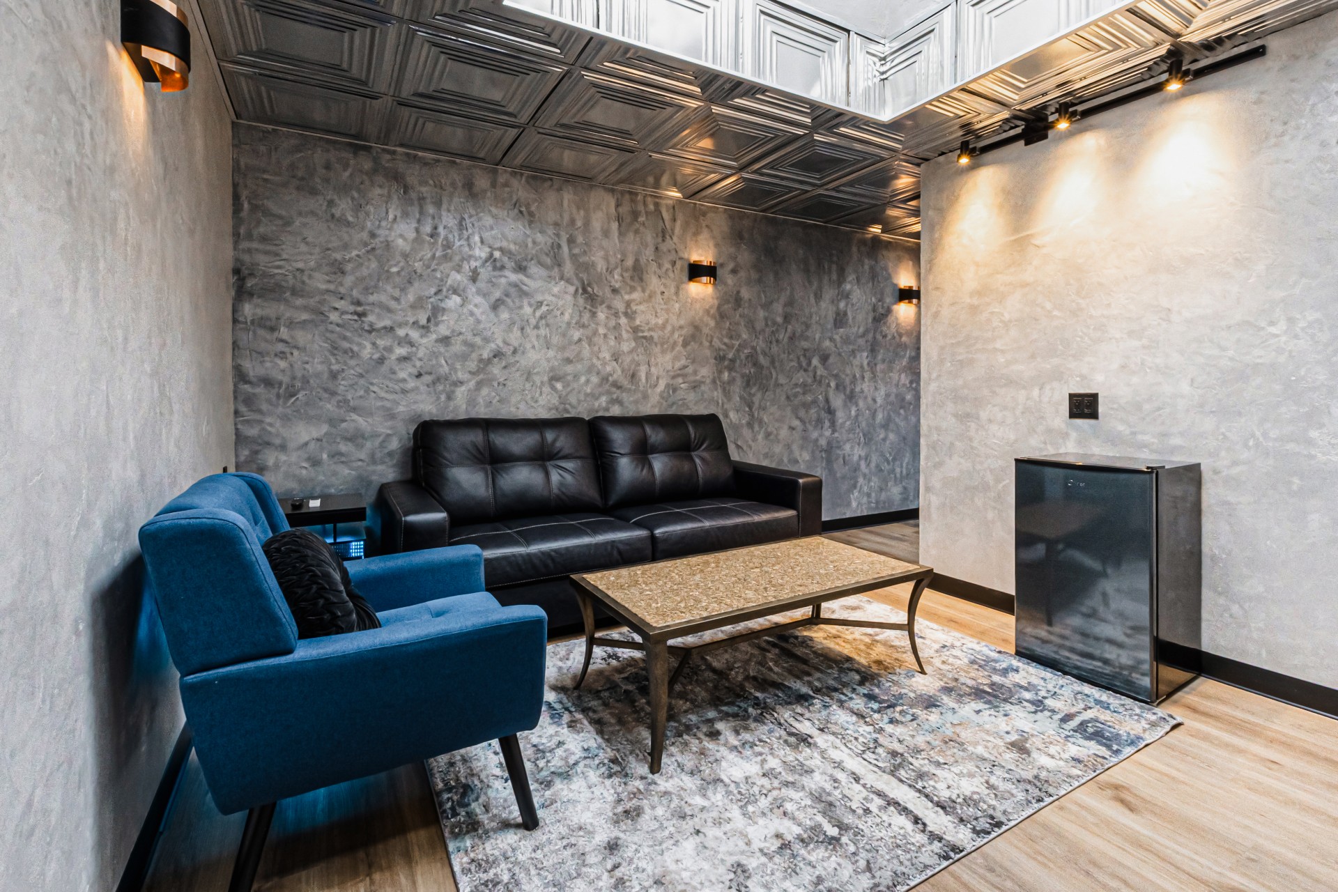 Silver Suite - Image 5