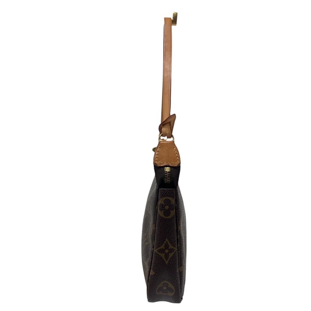 Louis Vuitton — Vue 2 Louis Vuitton — Vue 2