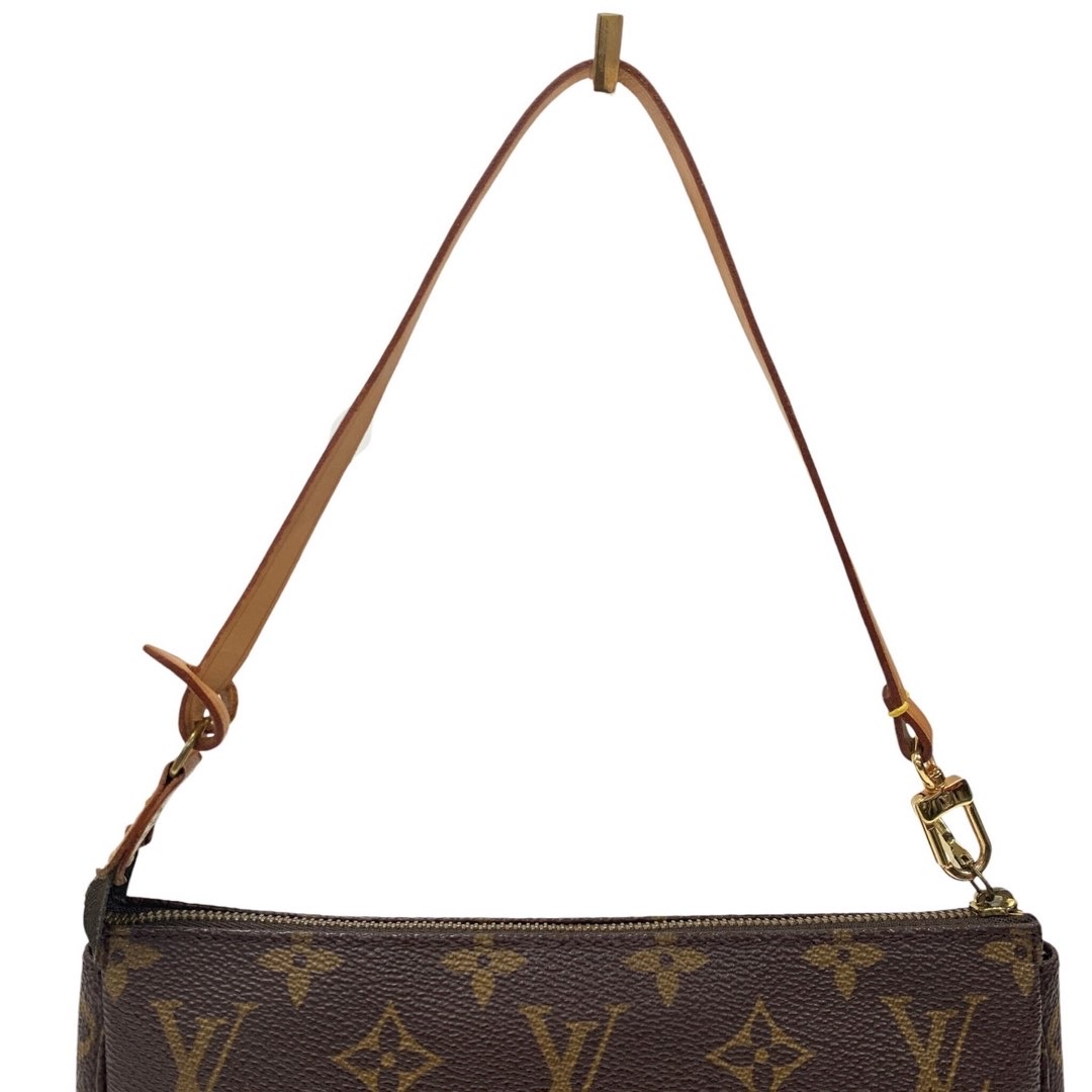 Louis Vuitton — Vue 5 Louis Vuitton — Vue 5