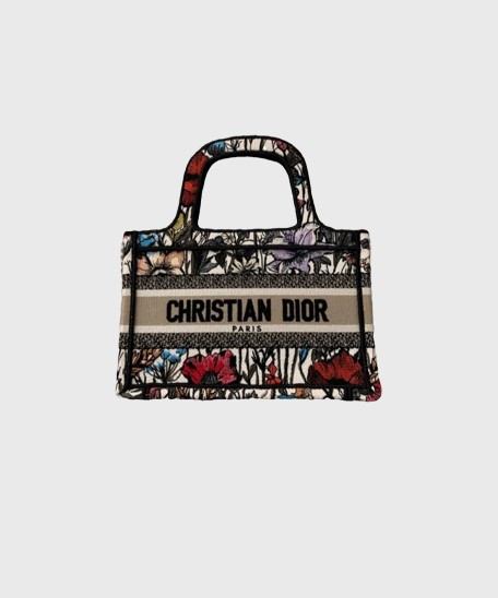 Dior — Vue 7 Dior — Vue 7