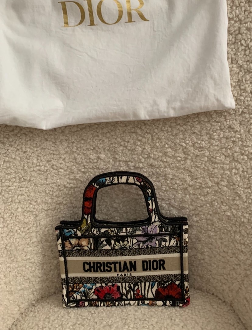 Dior — Vue 4 Dior — Vue 4