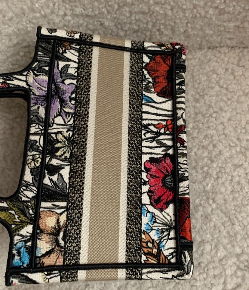 Dior — Vue 6 Dior — Vue 6