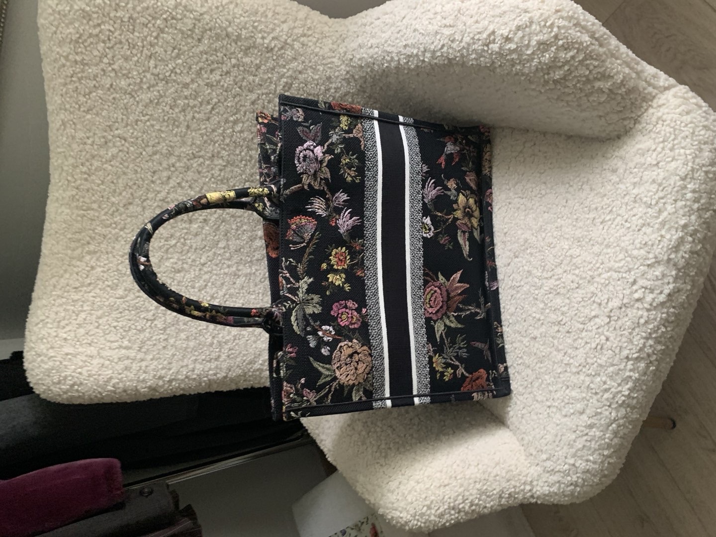 Dior — Vue 2