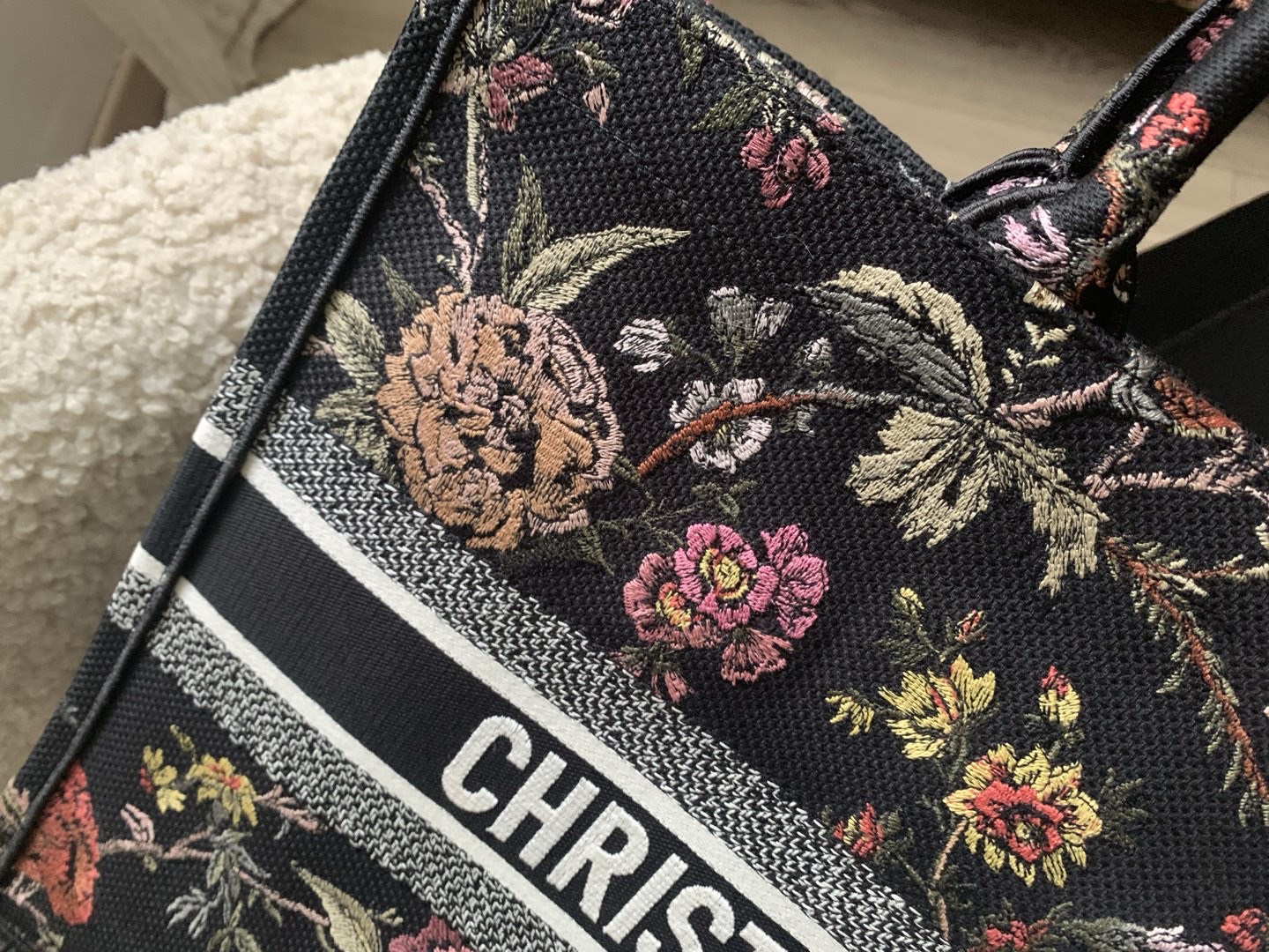Dior — Vue 4