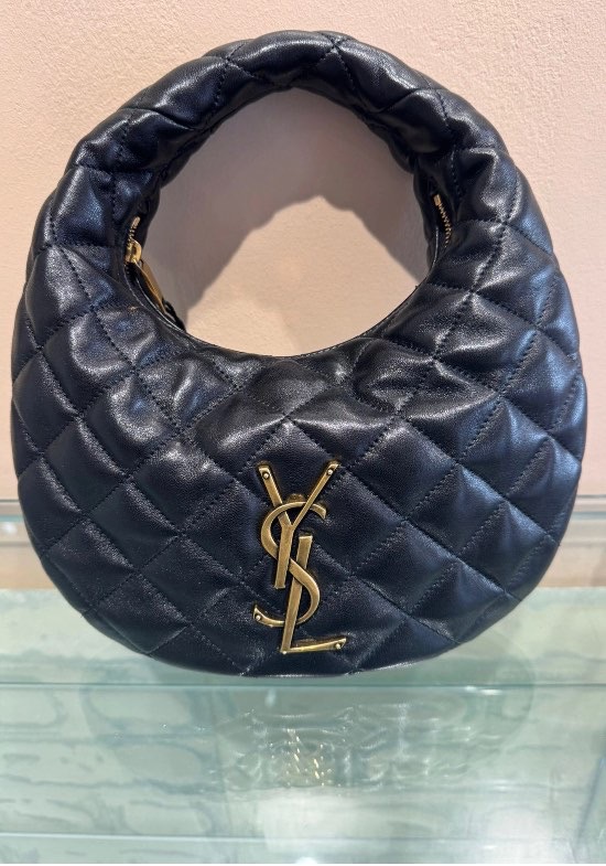 Saint Laurent — Vue 3 Saint Laurent — Vue 3