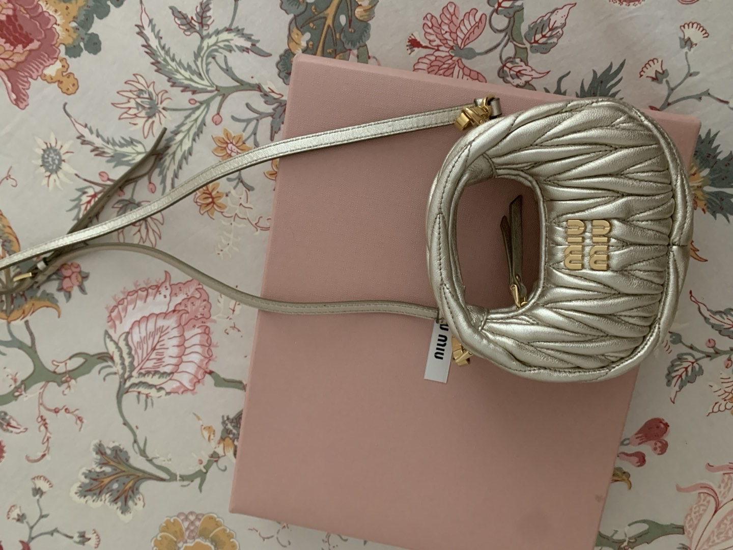 Location Sacs à Bandoulières Miu Miu - Taille One Size | RentWear Connection