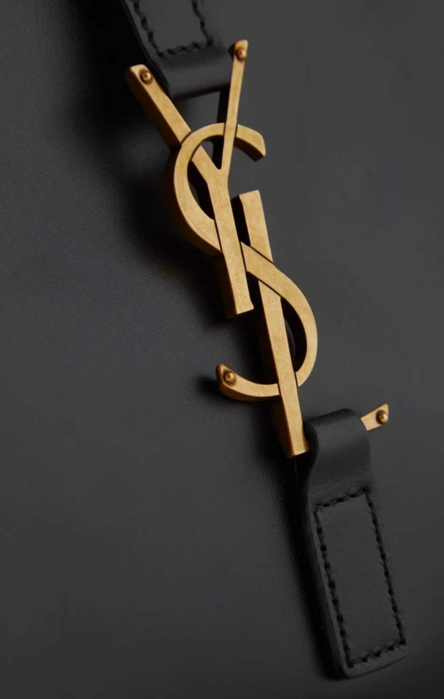 Yves Saint Laurent — Vue 3