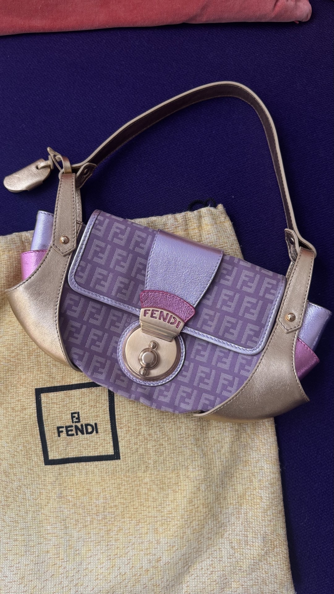 Fendi — Vue 7 Fendi — Vue 7