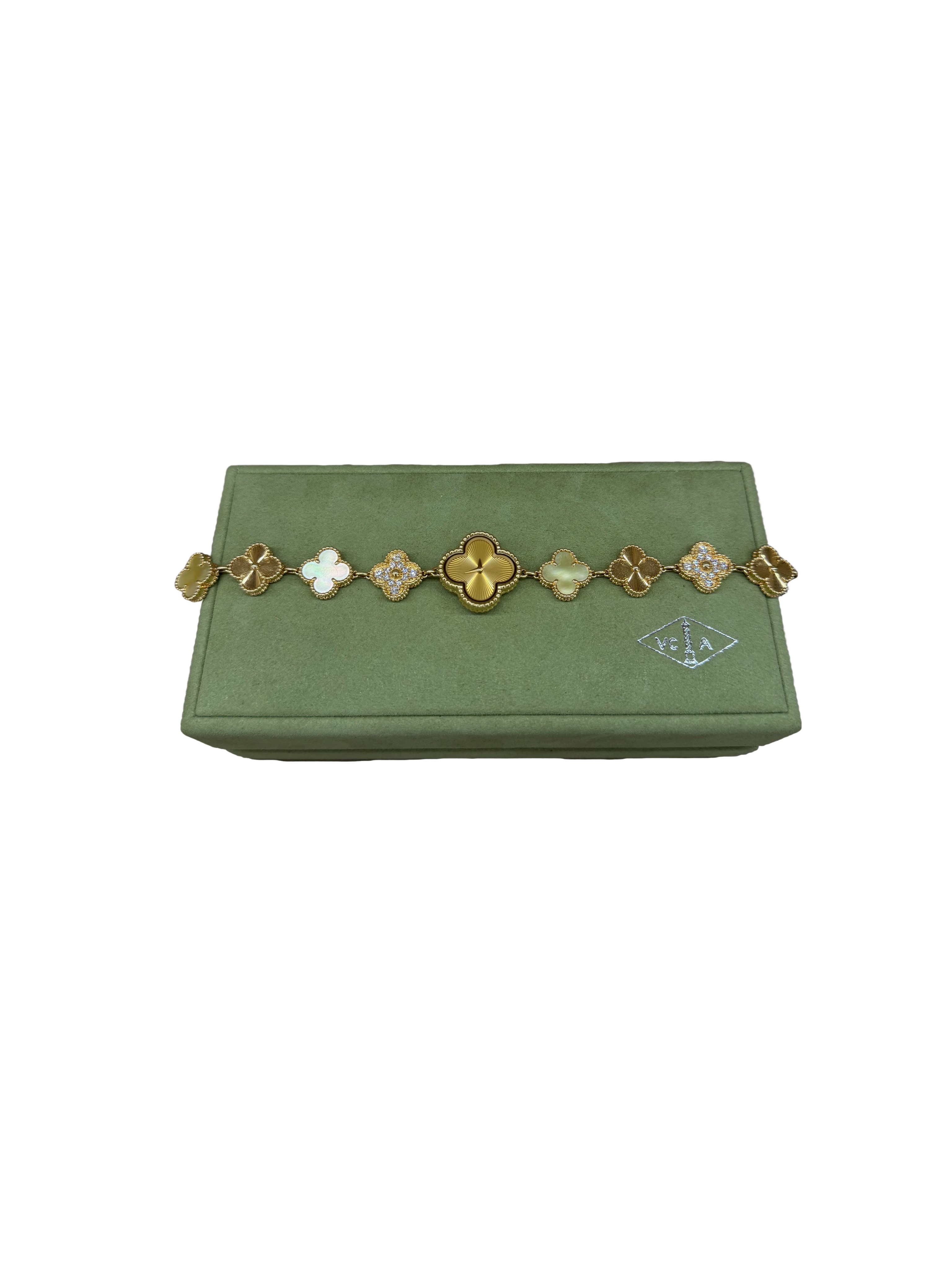 Van Cleef & Arpels Sweet Alhambra watch