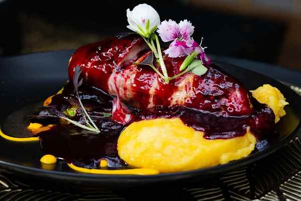 La restaurants with patio
