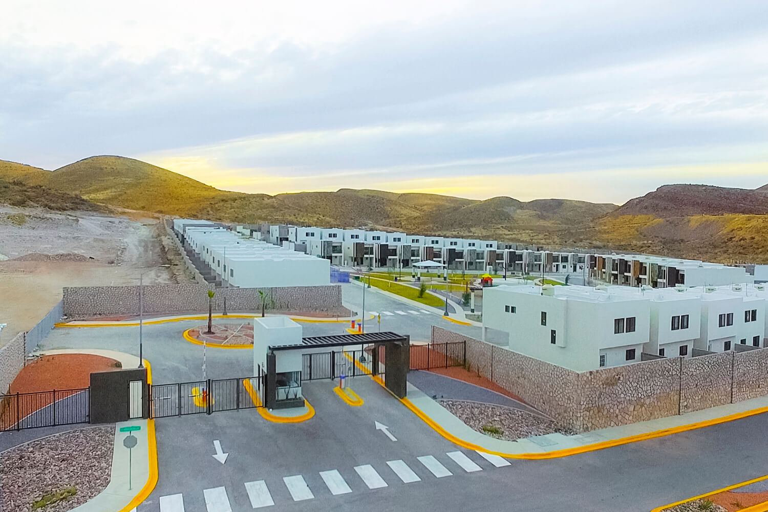 Vi%C3%B1edos%20Residencial-amenidades-acceso-3