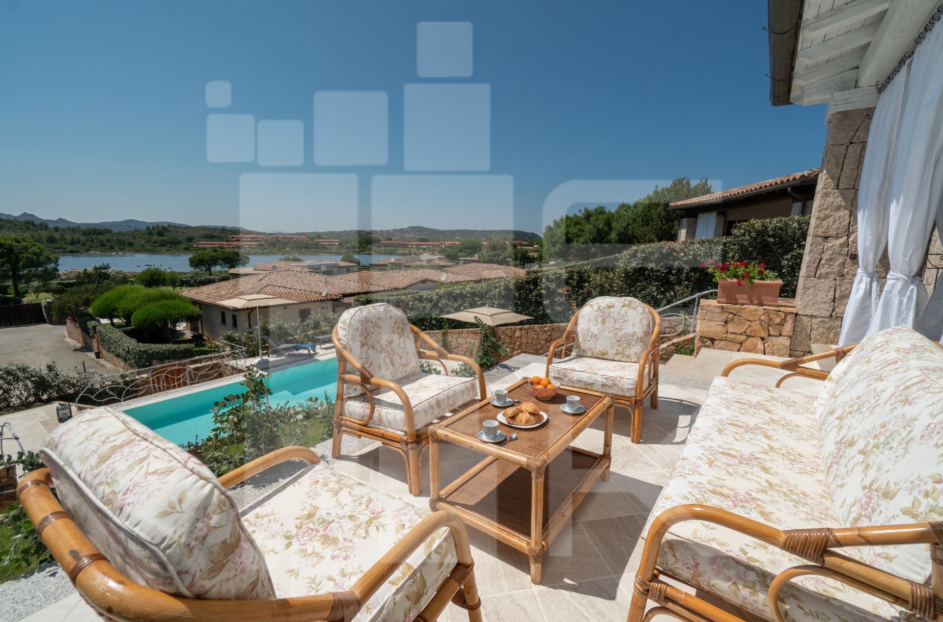 Villa Camelia a Coda Cavallo a due passi dal mare  7