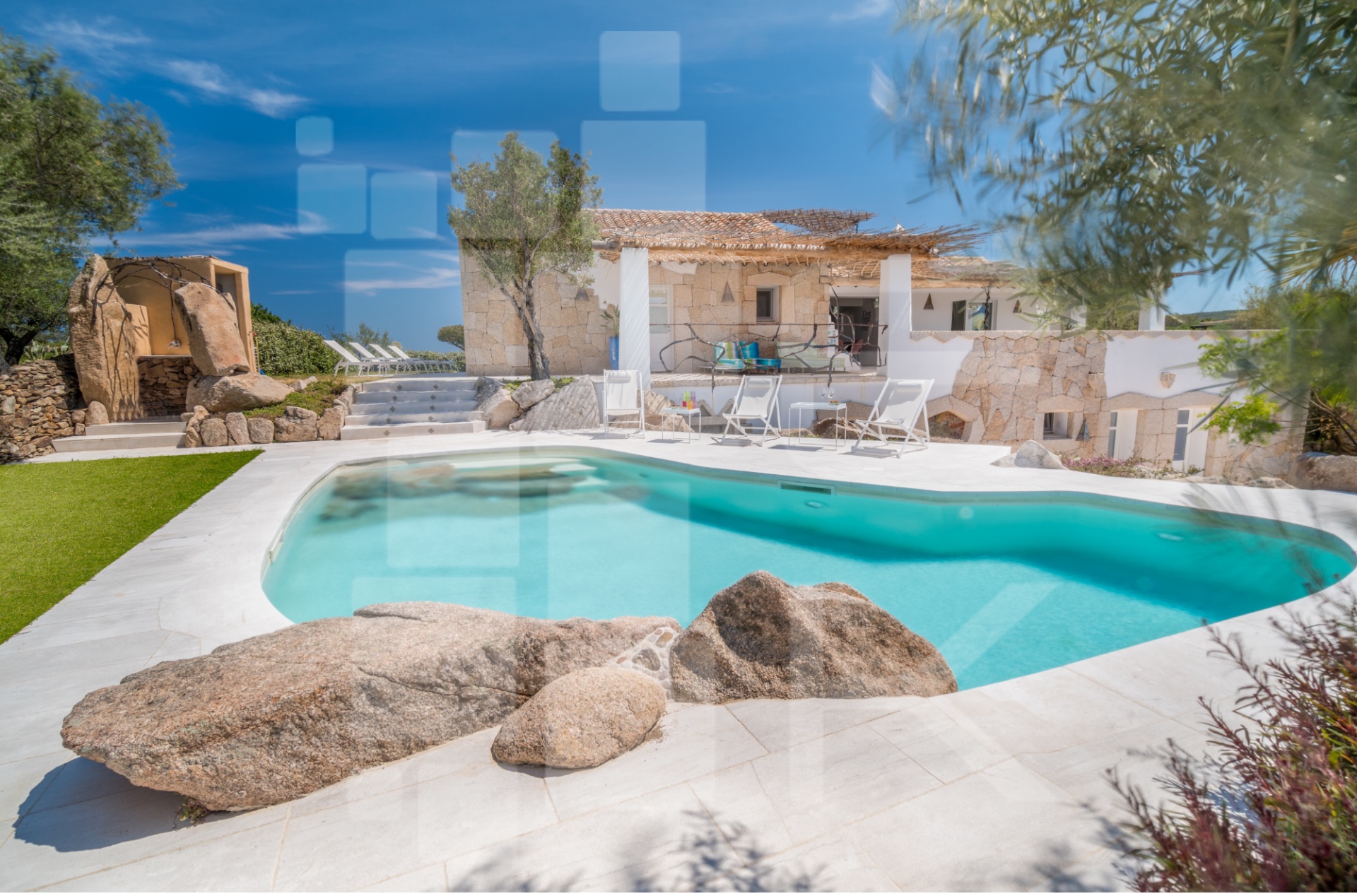 Villa Flora a San Teodoro con piscina 