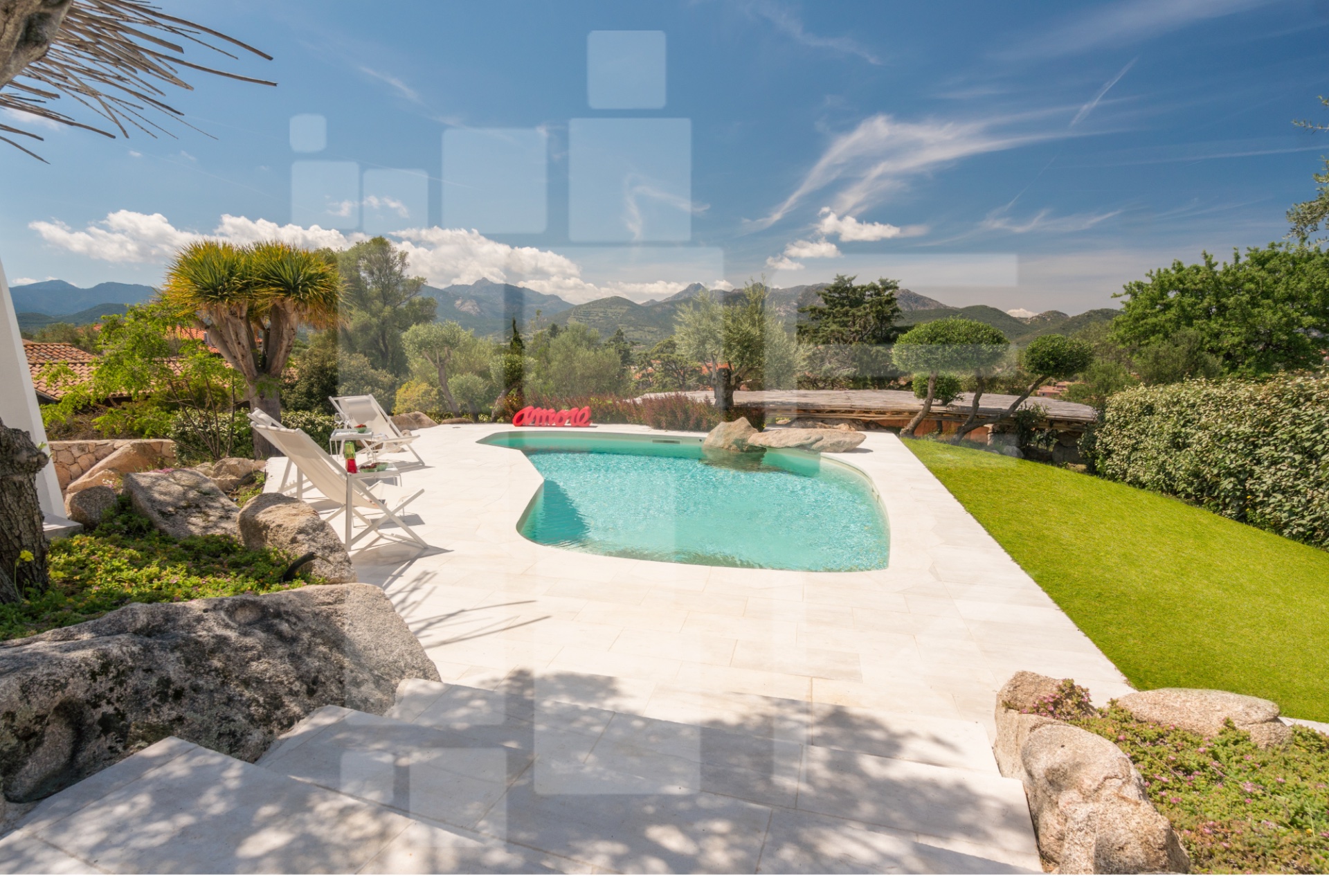 Villa Flora a San Teodoro con piscina  4