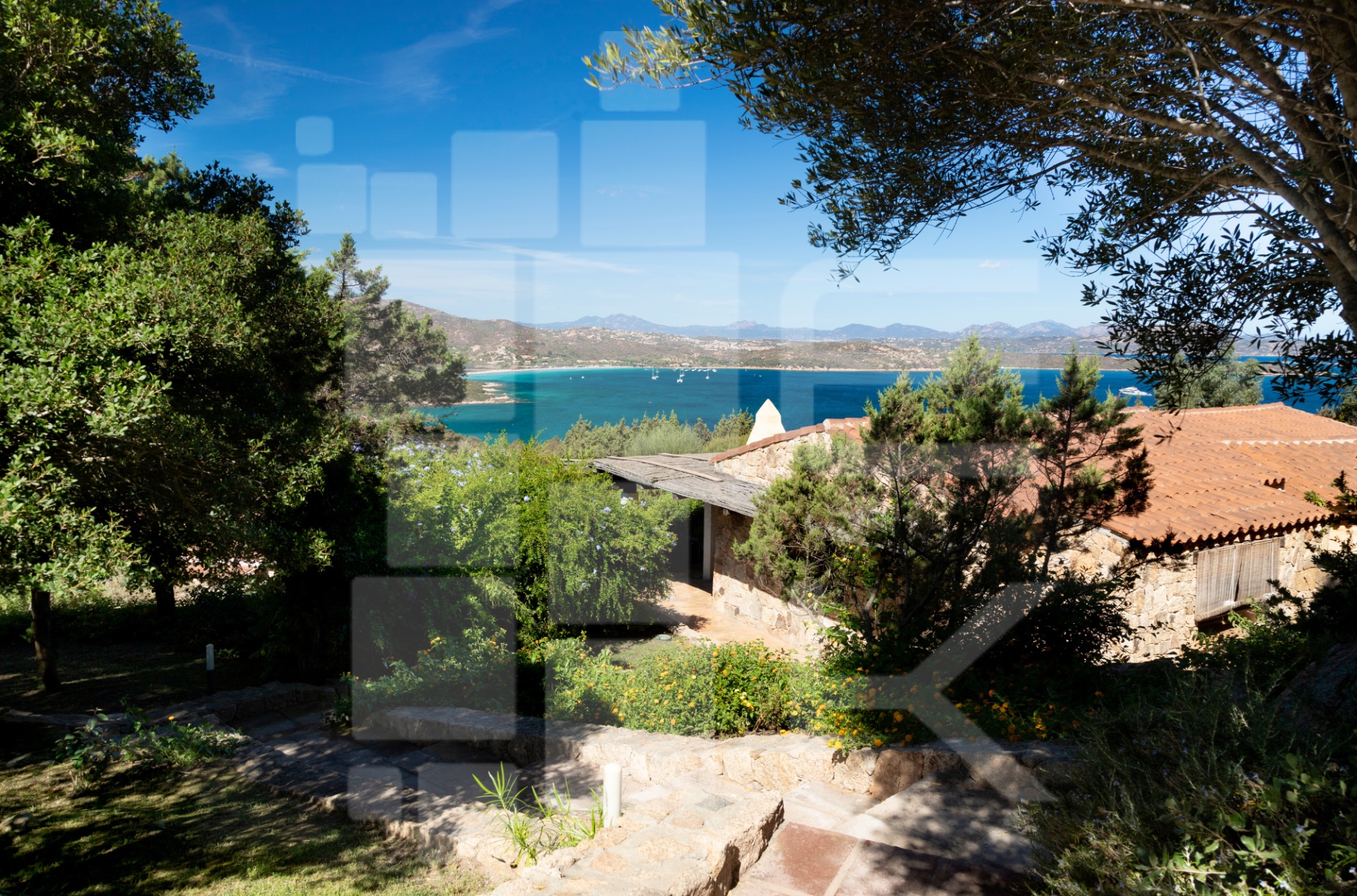 Villa a Punta Molara con piscina 