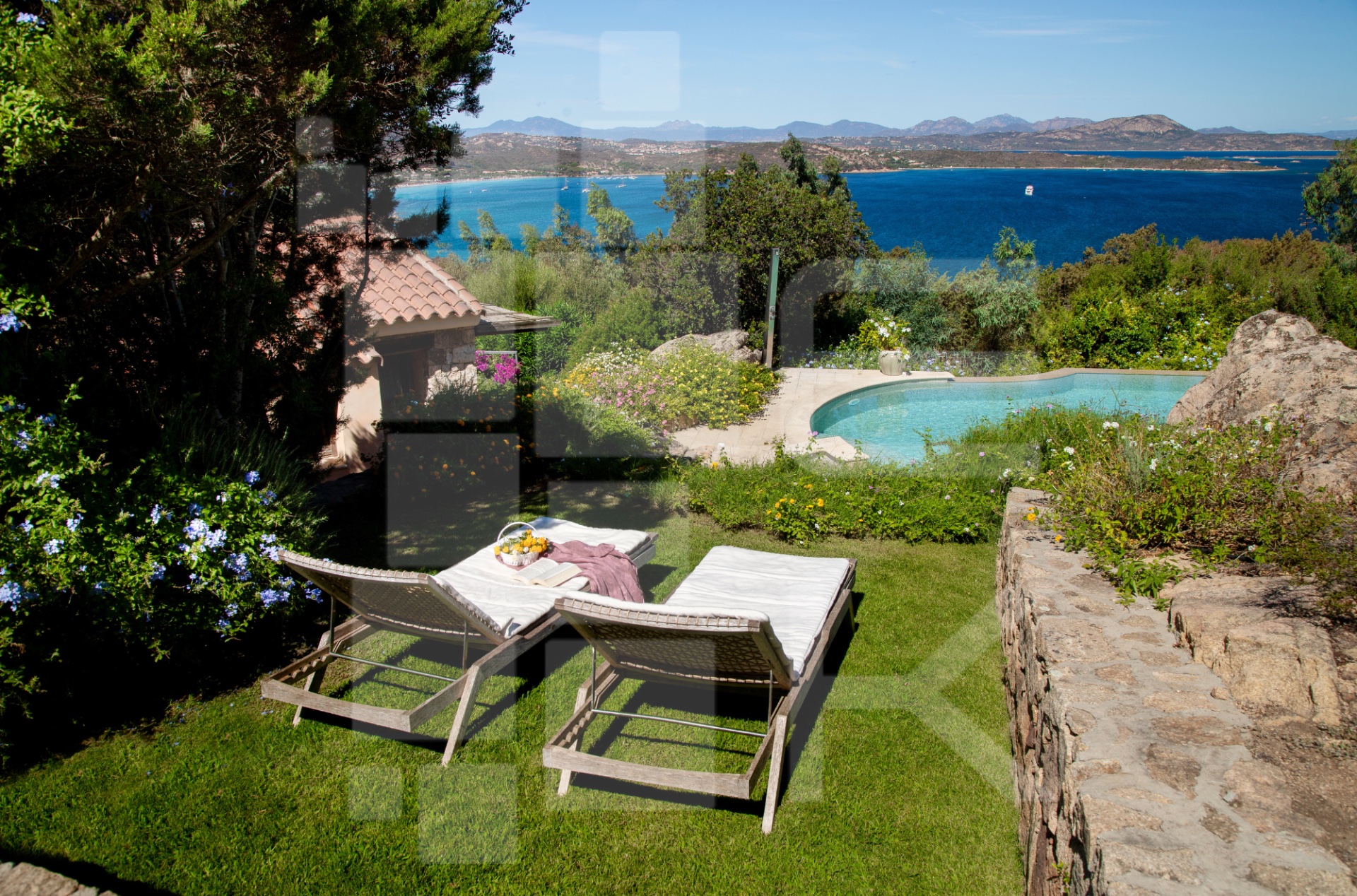 Villa a Punta Molara con piscina  4