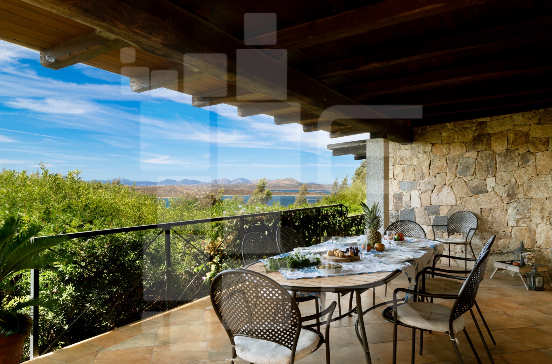 Villa a Punta Molara con piscina  13
