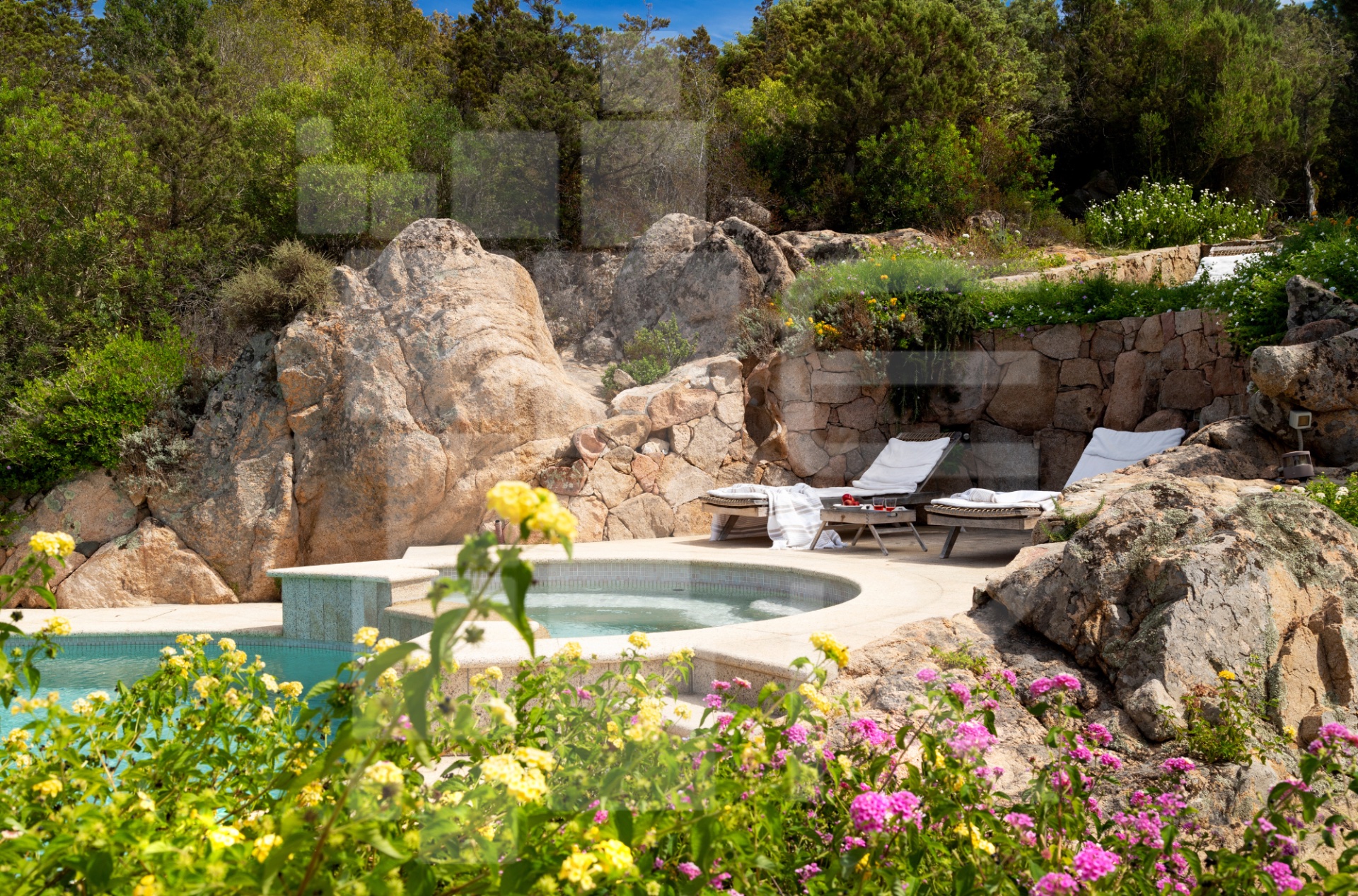 Villa a Punta Molara con piscina  16