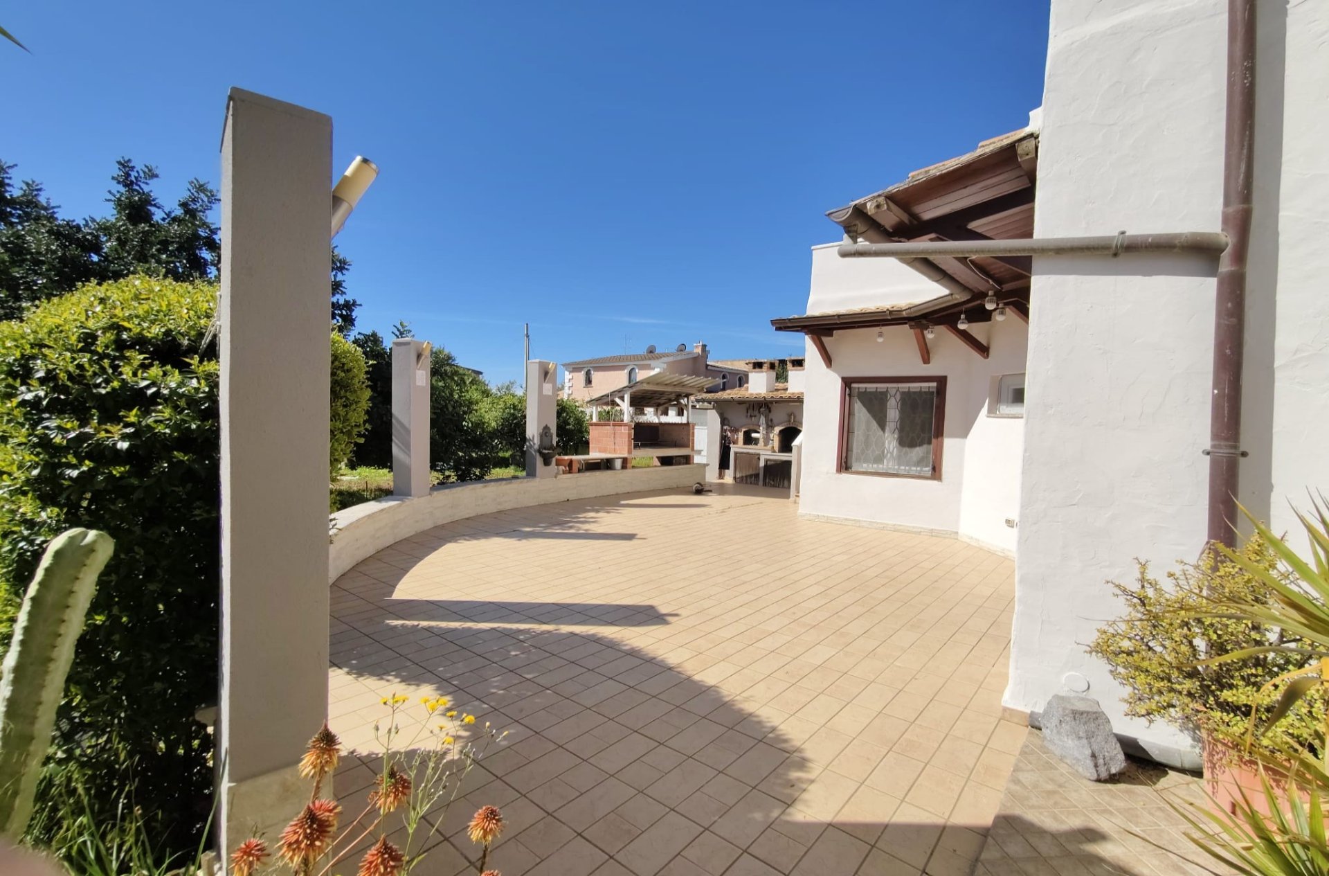 Villa a Quartu Sant'Elena in Vendita con giardino 12