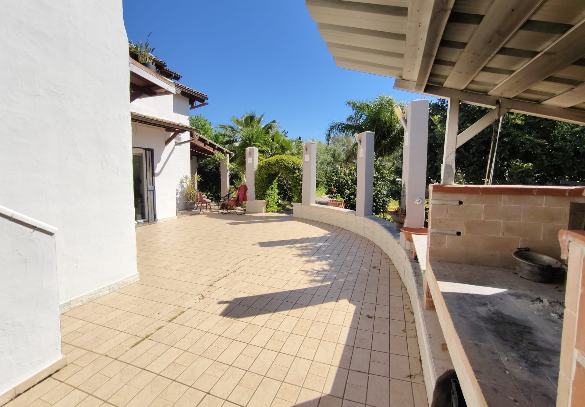 Villa a Quartu Sant'Elena in Vendita con giardino 3
