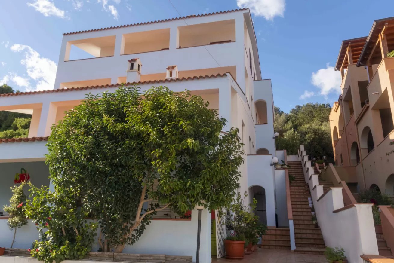 In riva al mare - Cala Gonone 3