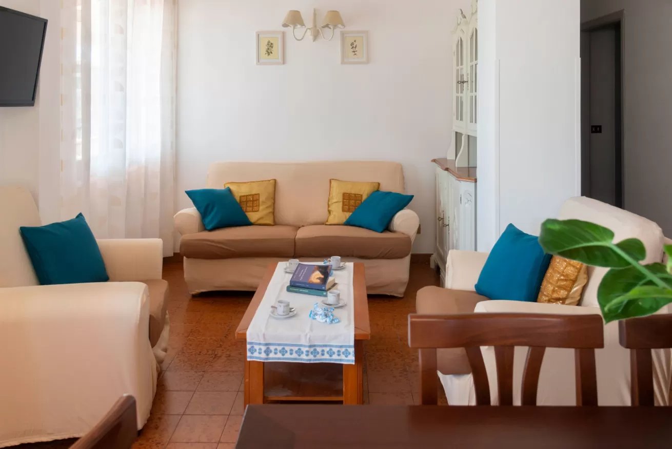 In riva al mare - Cala Gonone 11