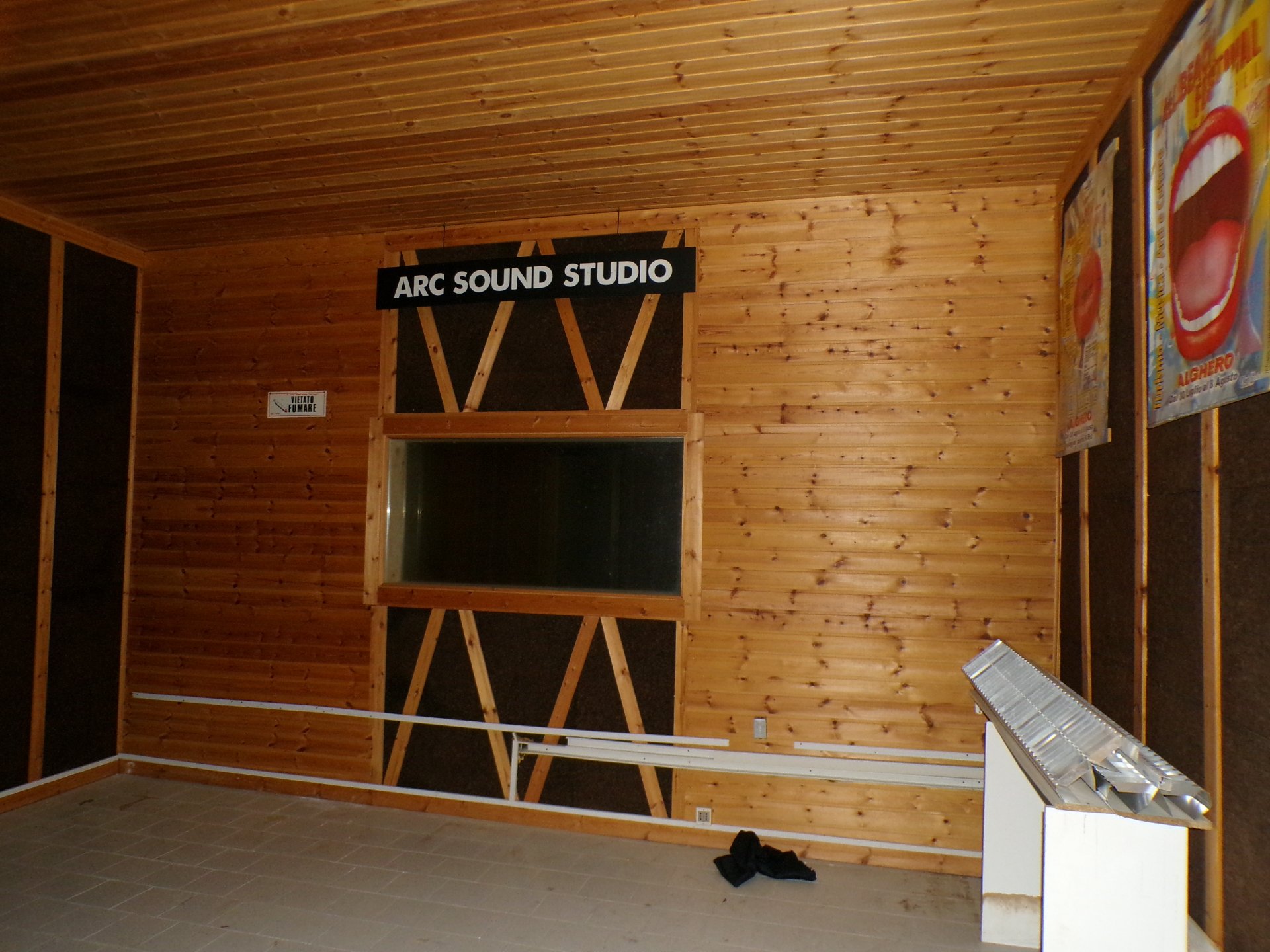 Alghero in via Pierino Enrico, magazzino ad uso deposito di 150 mq 3