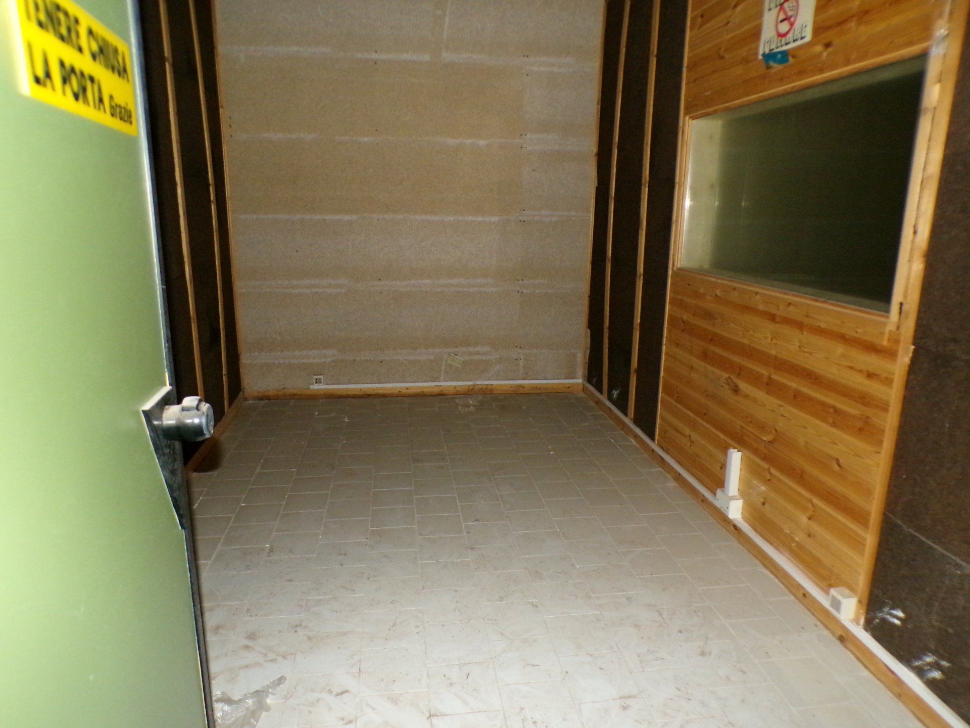 Alghero in via Pierino Enrico, magazzino ad uso deposito di 150 mq 4