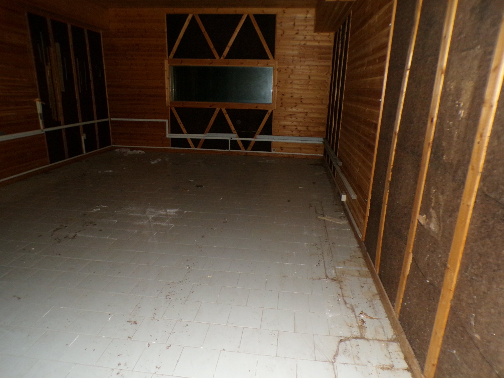 Alghero in via Pierino Enrico, magazzino ad uso deposito di 150 mq 9