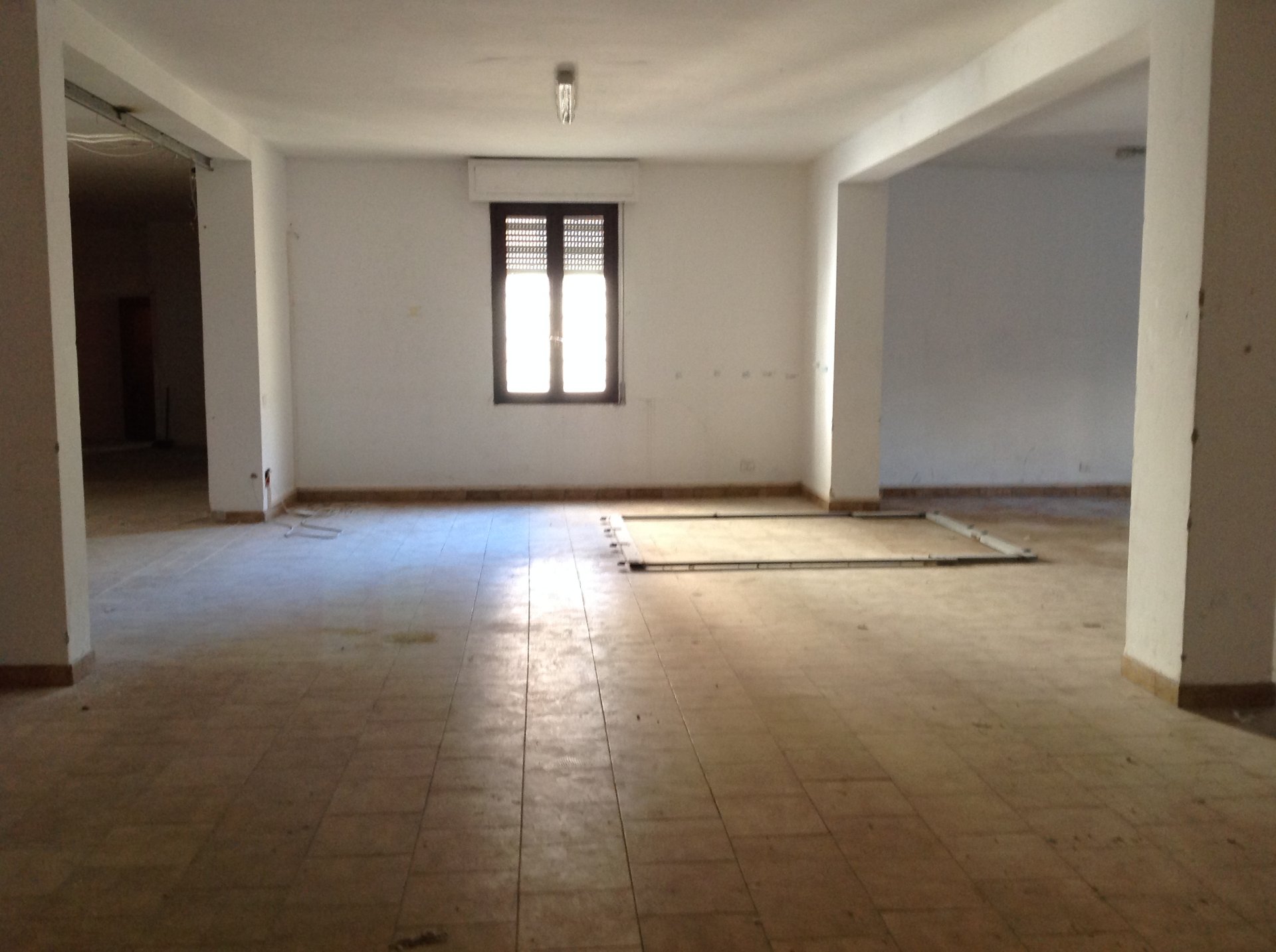 Alghero locale commerciale in via Pierino Enrico di 275 mq 7