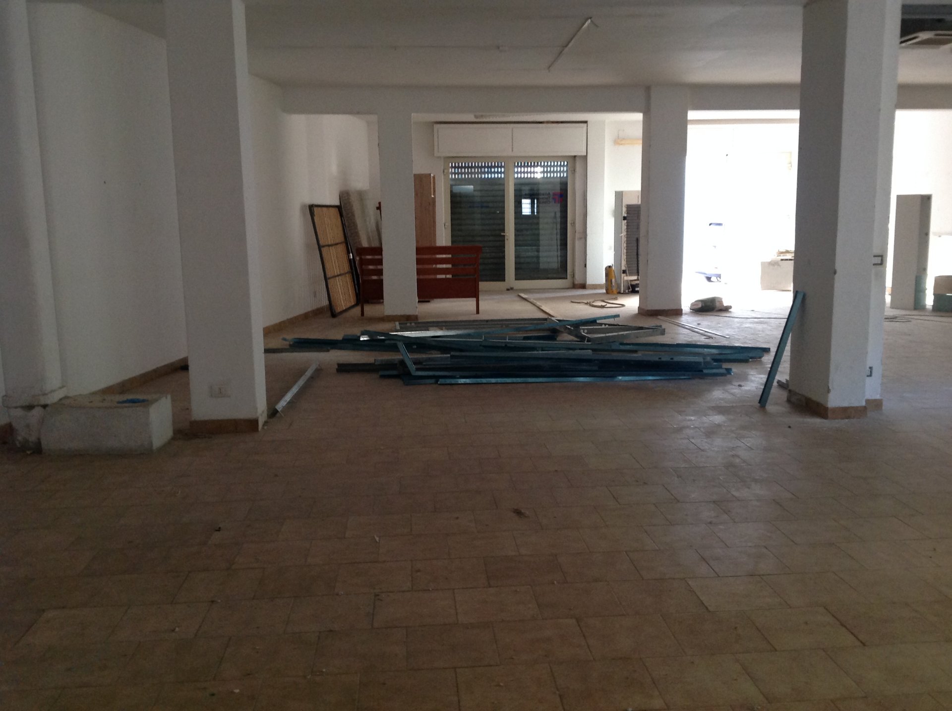 Alghero locale commerciale in via Pierino Enrico di 275 mq 8