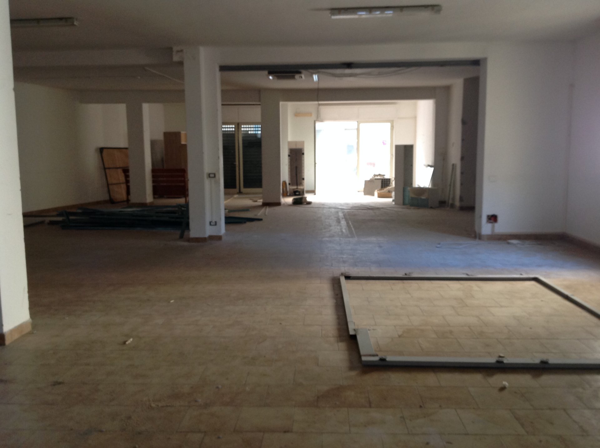 Alghero locale commerciale in via Pierino Enrico di 275 mq 9