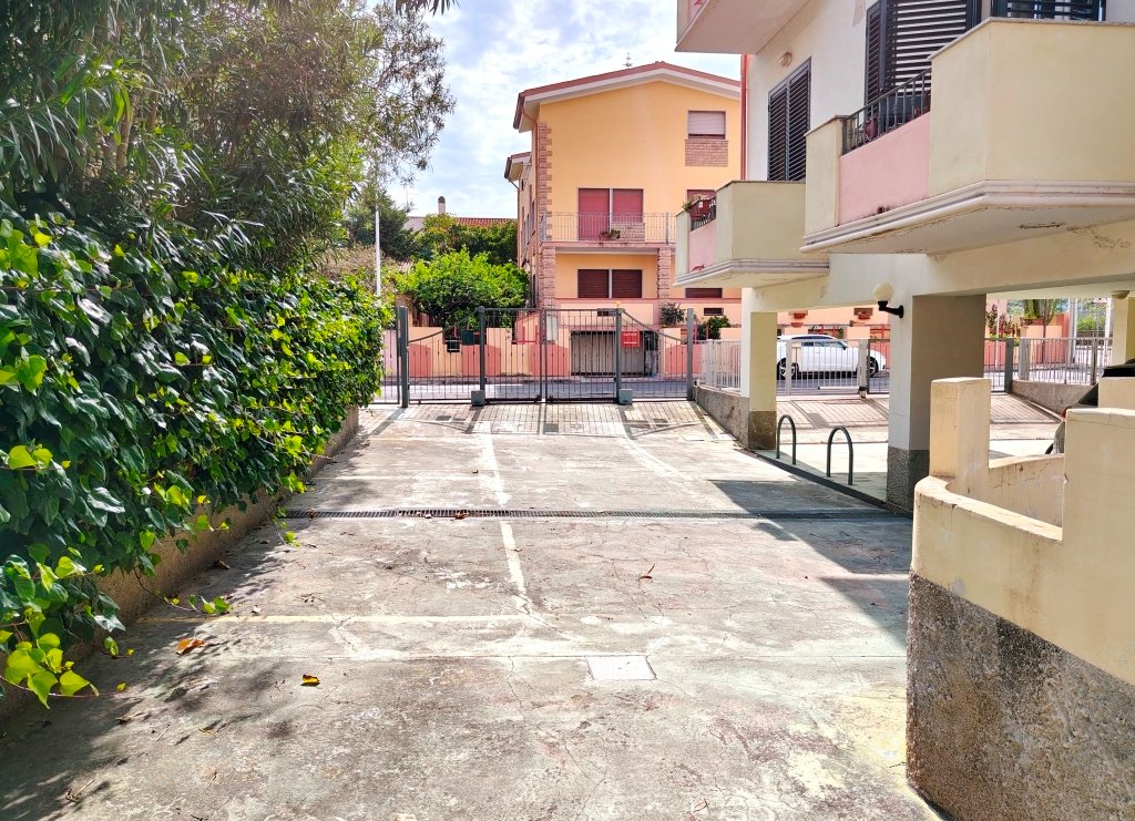 Bosa Marina, a 400 metri dalla spiaggia trilocale arredato completo di posto auto e cantina 26