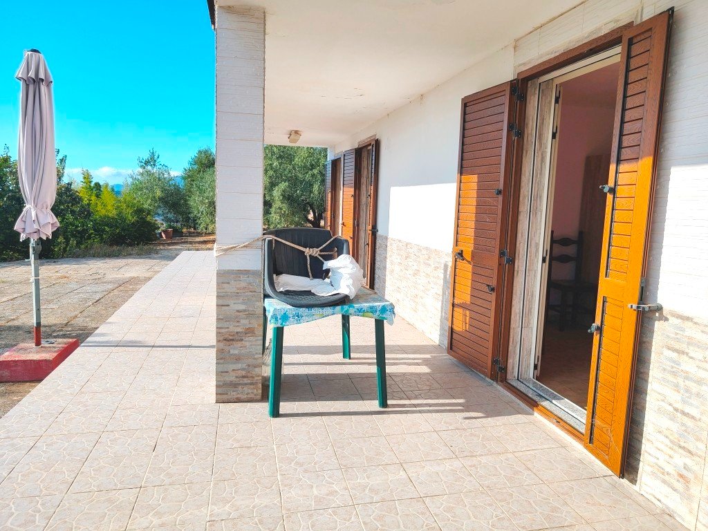 Villa a Magomadas in Vendita con giardino 21