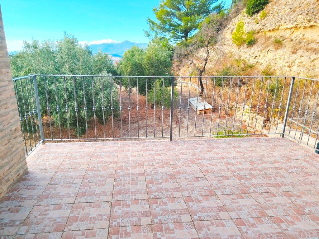 Villa a Magomadas in Vendita con giardino 28