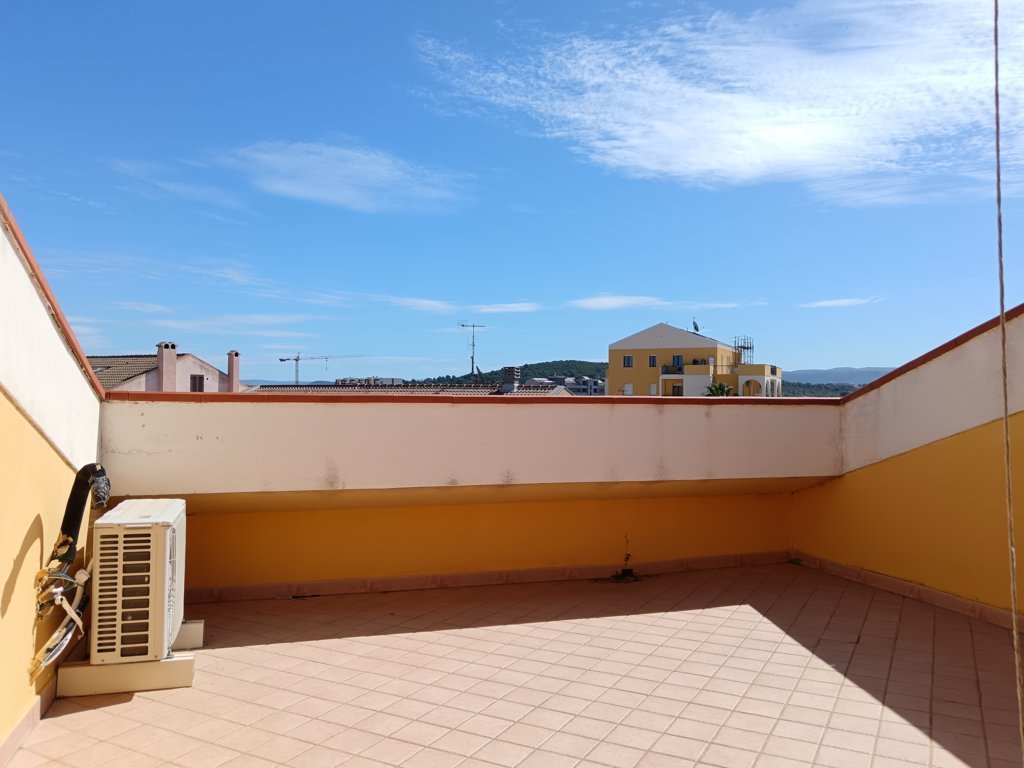 Attico con vista mare distante 500 metri dalla spiaggia 2