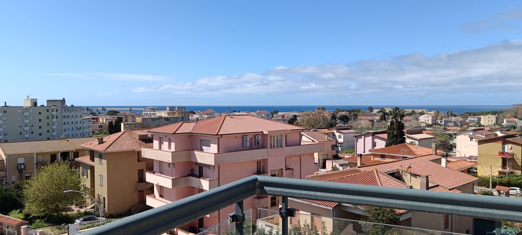 Attico con vista mare distante 500 metri dalla spiaggia