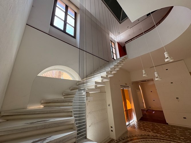 Via Luzzatti Locale Commerciale 12